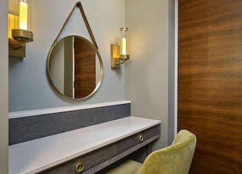 100 Queen's Gate Hotel London, Curio Collection By Hilton