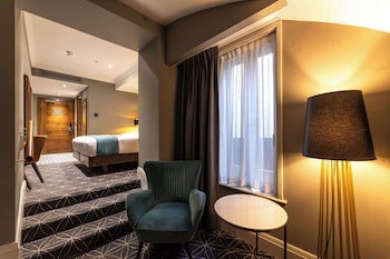 100 Queen's Gate Hotel London, Curio Collection By Hilton
