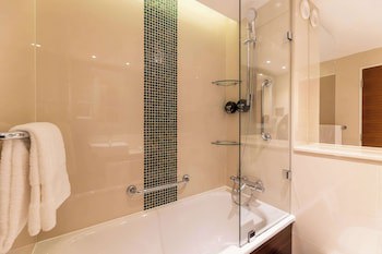 100 Queen's Gate Hotel London, Curio Collection By Hilton