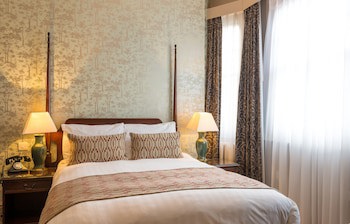 The Crown Manor House Hotel