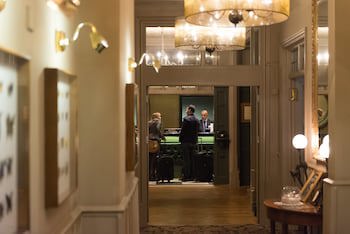 The Crown Manor House Hotel