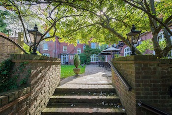The Crown Manor House Hotel