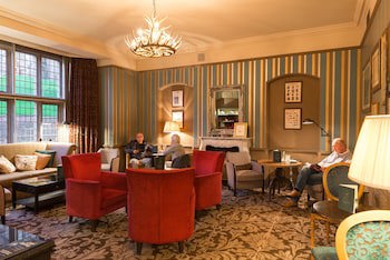 The Crown Manor House Hotel