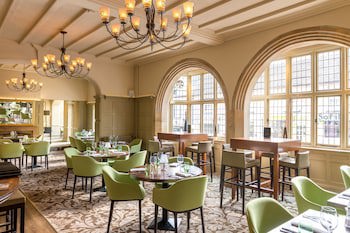 The Crown Manor House Hotel