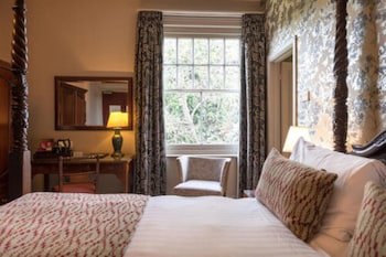 The Crown Manor House Hotel
