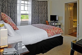 The Crown Manor House Hotel