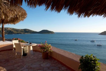 La Casa Que Canta - Adults Only