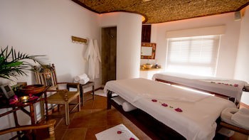 La Casa Que Canta - Adults Only