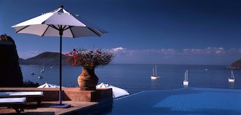 La Casa Que Canta - Adults Only