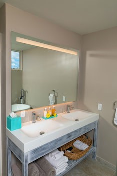 Sea Breeze Beach House By Ocean Hotels - All Inclusive