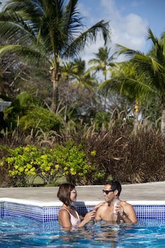 Sea Breeze Beach House By Ocean Hotels - All Inclusive