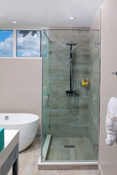 Sea Breeze Beach House By Ocean Hotels - All Inclusive