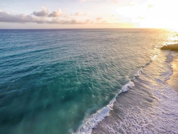Sea Breeze Beach House By Ocean Hotels - All Inclusive