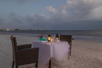 Sea Breeze Beach House By Ocean Hotels - All Inclusive