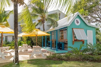 Sea Breeze Beach House By Ocean Hotels - All Inclusive