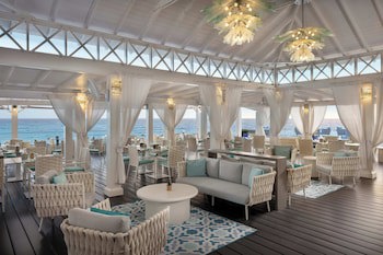 Sea Breeze Beach House By Ocean Hotels - All Inclusive