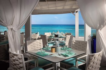 Sea Breeze Beach House By Ocean Hotels - All Inclusive