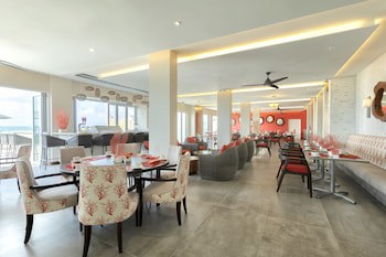 Sea Breeze Beach House By Ocean Hotels - All Inclusive