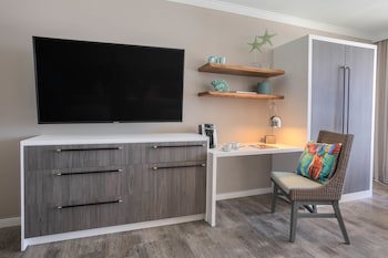 Sea Breeze Beach House By Ocean Hotels - All Inclusive