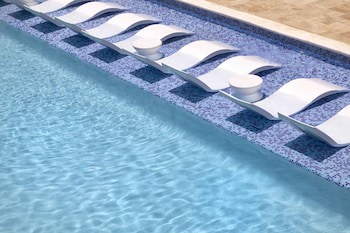 Sea Breeze Beach House By Ocean Hotels - All Inclusive