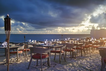 Sea Breeze Beach House By Ocean Hotels - All Inclusive