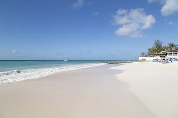 Sea Breeze Beach House By Ocean Hotels - All Inclusive