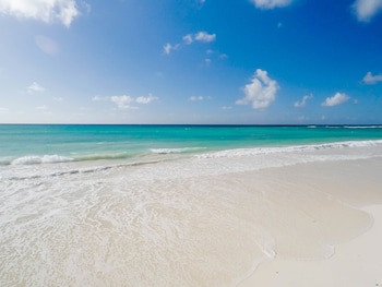 Sea Breeze Beach House By Ocean Hotels - All Inclusive