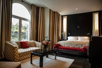 60 Hyde Park Gate Hotel