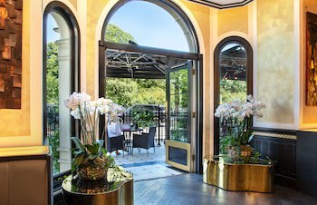 60 Hyde Park Gate Hotel