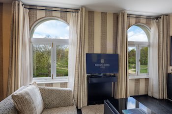 60 Hyde Park Gate Hotel