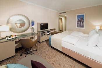 Crowne Plaza Berlin City Centre by IHG galeri fotoğrafı
