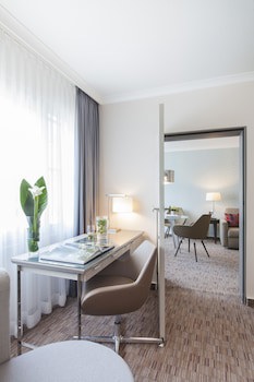 Crowne Plaza Berlin City Centre by IHG galeri fotoğrafı