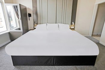 Baltimore Hotel