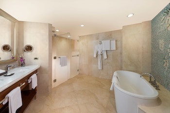 Dusit Thani Manila