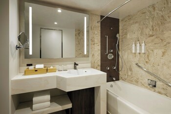 Courtyard By Marriott Tokyo Ginza Hotel