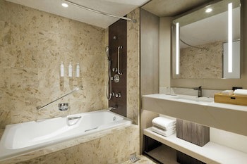 Courtyard By Marriott Tokyo Ginza Hotel