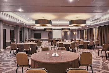 Doubletree By Hilton London - Ealing Hotel