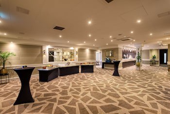 Doubletree By Hilton London - Ealing Hotel