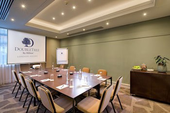 Doubletree By Hilton London - Ealing Hotel