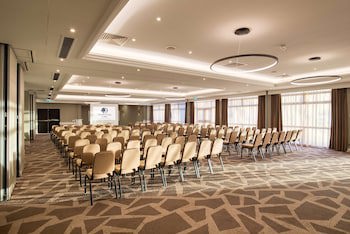 Doubletree By Hilton London - Ealing Hotel