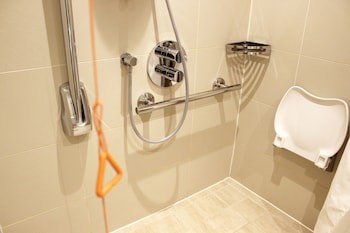 Doubletree By Hilton London - Ealing Hotel