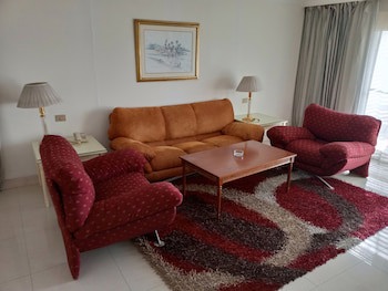 Cairo Pyramids Hotel