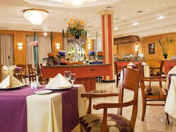 Cairo Pyramids Hotel