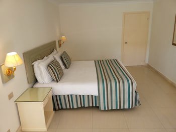 Cairo Pyramids Hotel