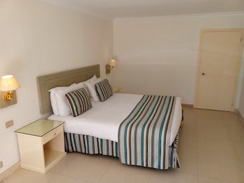 Cairo Pyramids Hotel