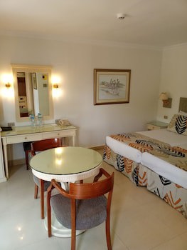Cairo Pyramids Hotel