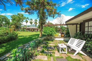 Fish Tail Lodge