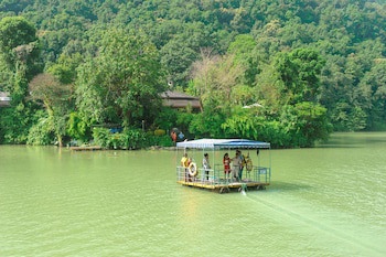 Fish Tail Lodge