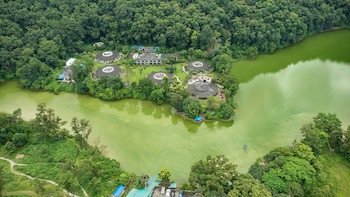 Fish Tail Lodge