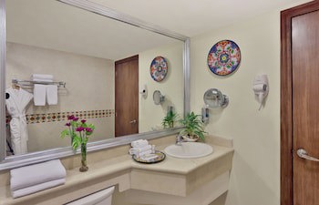 Adhara Hacienda Cancun